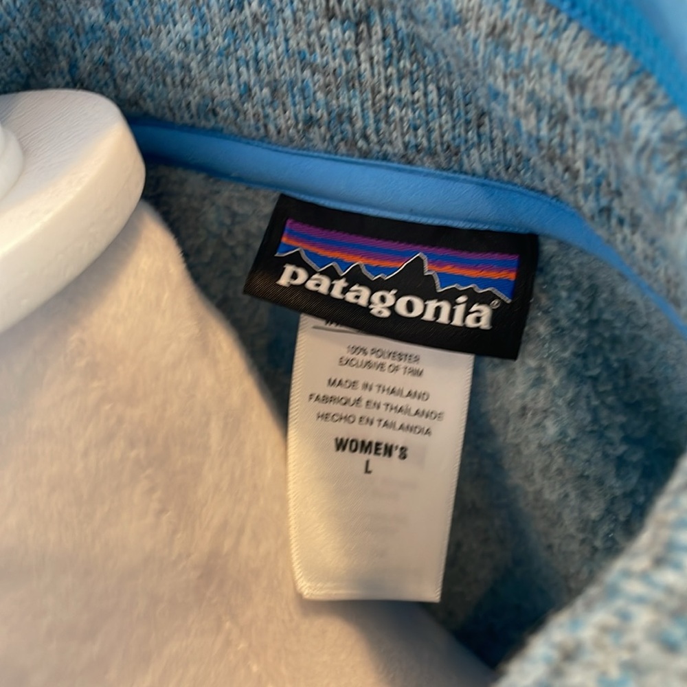 Paragonia 1/4 zip Better Sweater - Picture 3 of 3